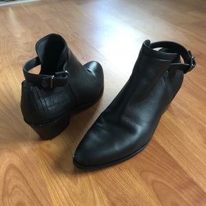 Via Spiga Women's Black Leather Bootie 8M/EUR38